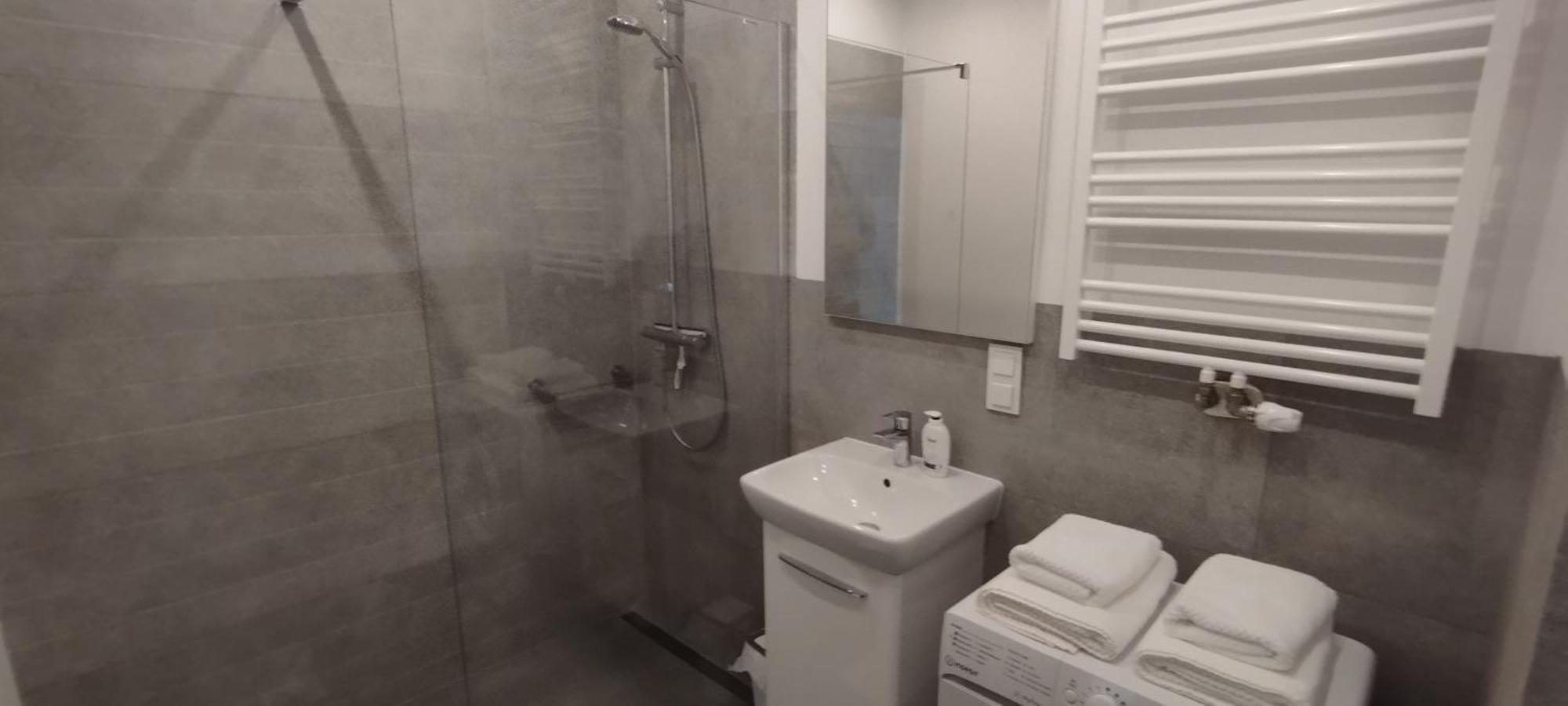 Apartment Efaga Modern Tower Gdynia With Private Parking Space Buitenkant foto